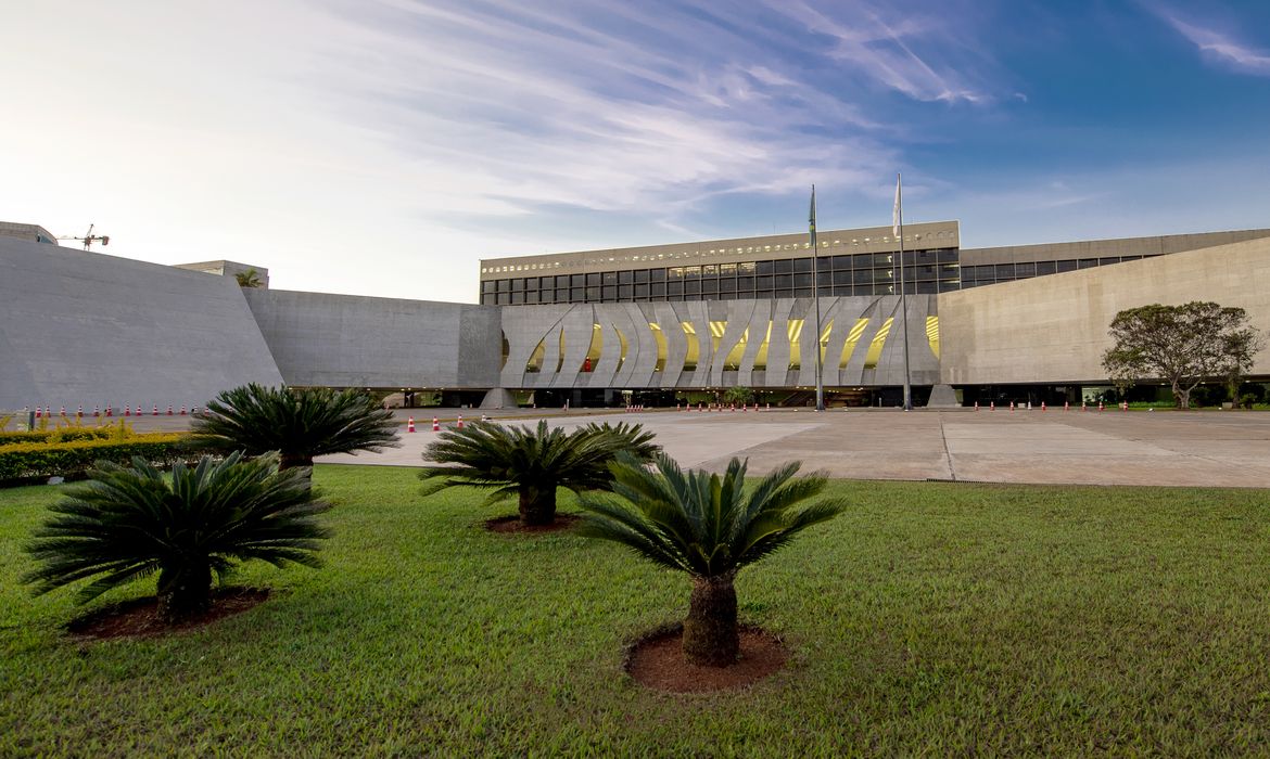 OAB Barro Preto - STJ condena conselheiro do TCE-RJ a 13 anos de prisão