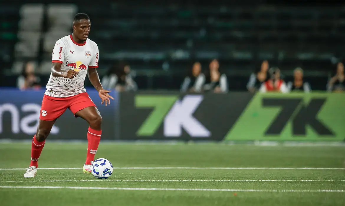 OAB Barro Preto - Jogador do Bragantino pede desculpas após fala machista contra árbitra