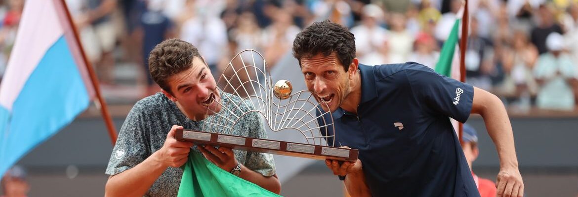João Fonseca e Marcelo Melo garantem título de duplas do Rio Open