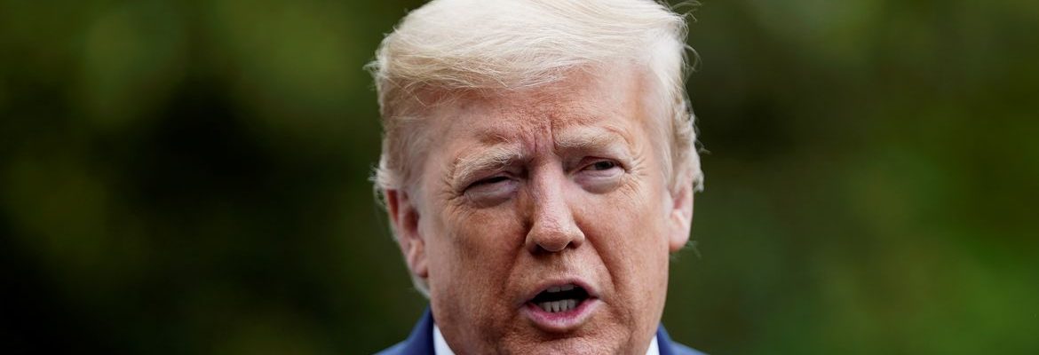 Trump posta vídeo racista com casal Obama como macacos