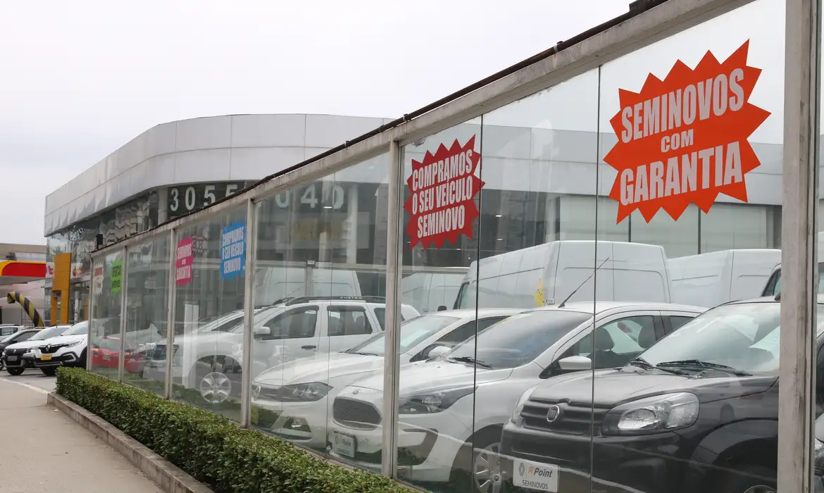 OAB Barro Preto - Produção e venda de veículos caem em janeiro, aponta Anfavea