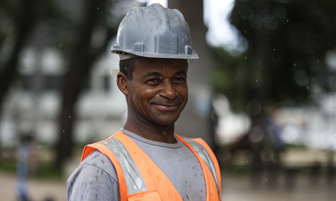 OAB Barro Preto - IR zero para quem ganha até R$ 5 mil vale nos salários pagos este mês