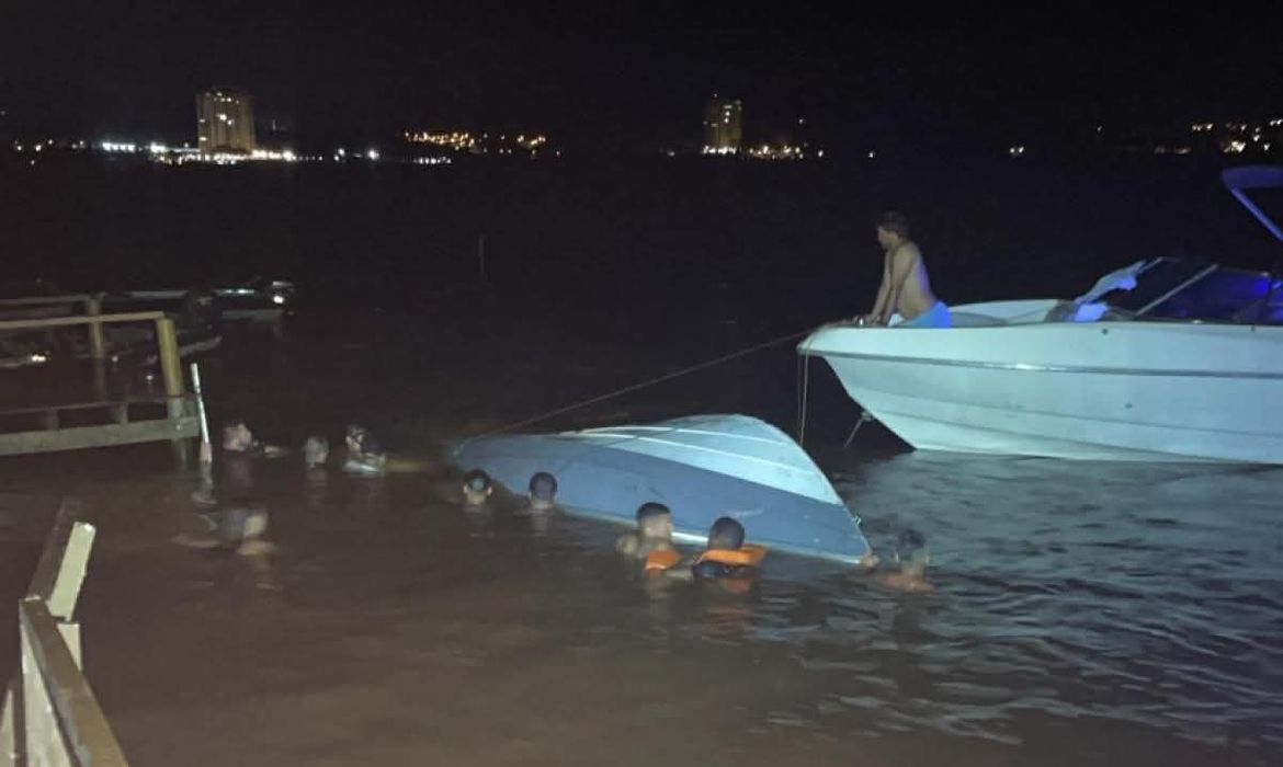 OAB Barro Preto - Lancha colide com píer e deixa seis mortos na divisa entre MG e SP