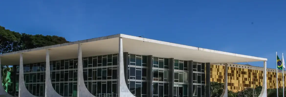 STF derruba lei que criou Programa Escola Sem Partido no Paraná