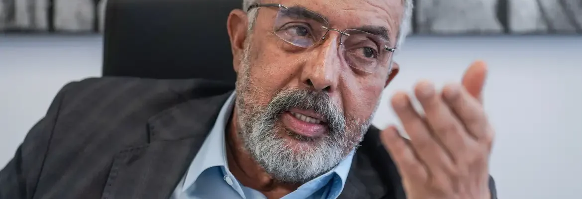 Não há mais razão para manter escala 6×1 e jornada de 44h, diz senador