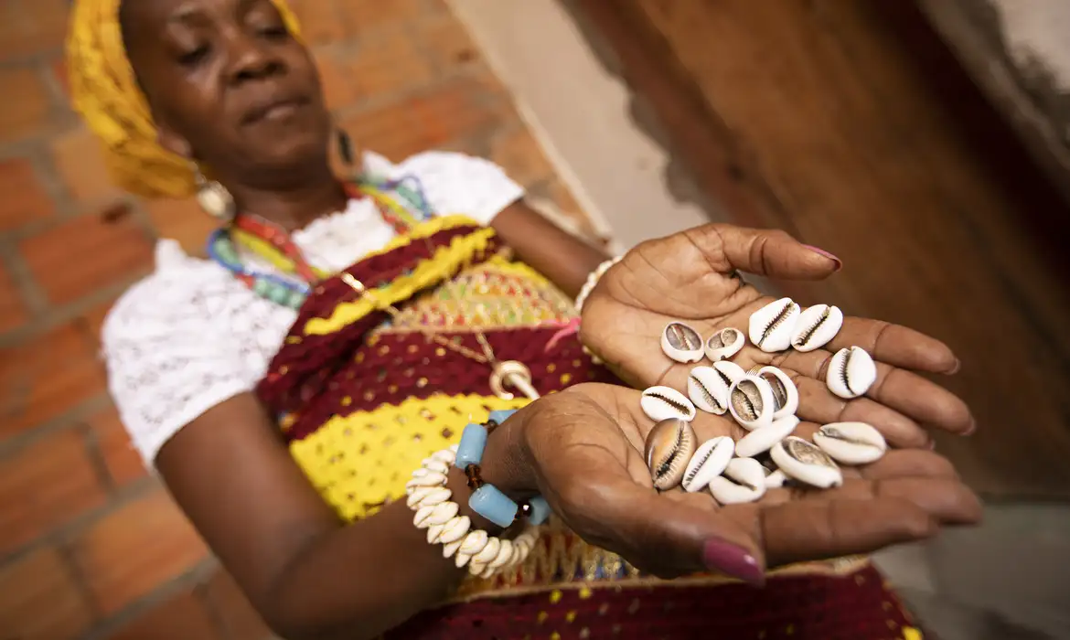 OAB Barro Preto - Cartilha une saberes de terreiros e prevenção do câncer em negras