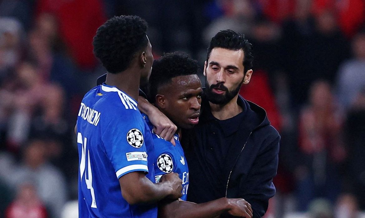 OAB Barro Preto - Vini Jr marca golaço e denuncia caso de racismo em Liga dos Campeões