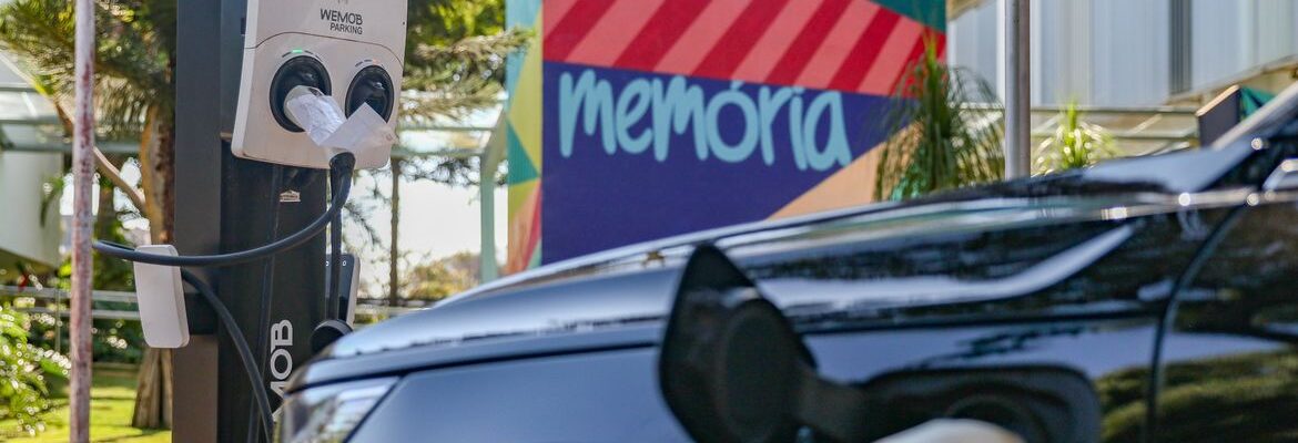 Emplacamentos de veículos avançaram em fevereiro, aponta Fenabrave