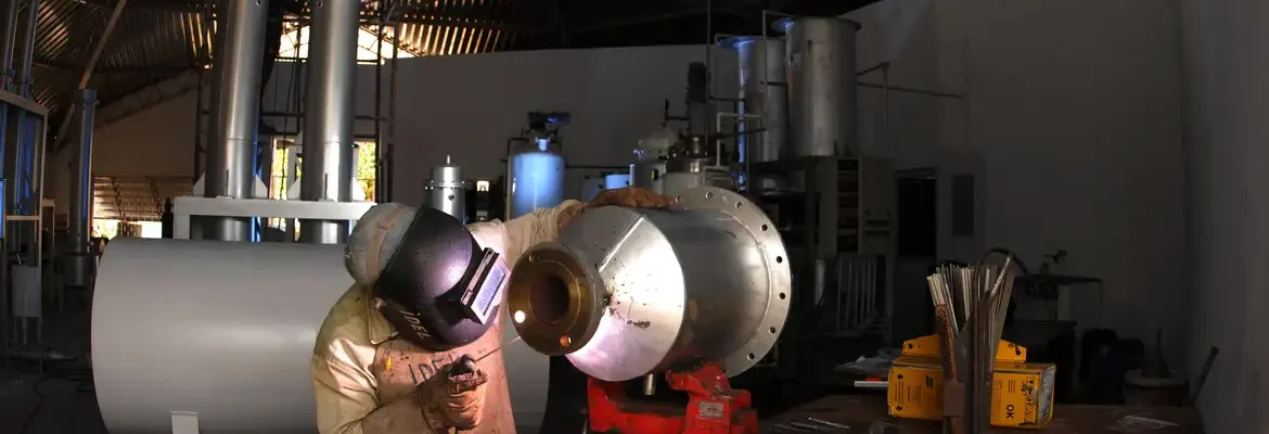 Faturamento da indústria sobe 2,3% em janeiro, mas está abaixo de 2025