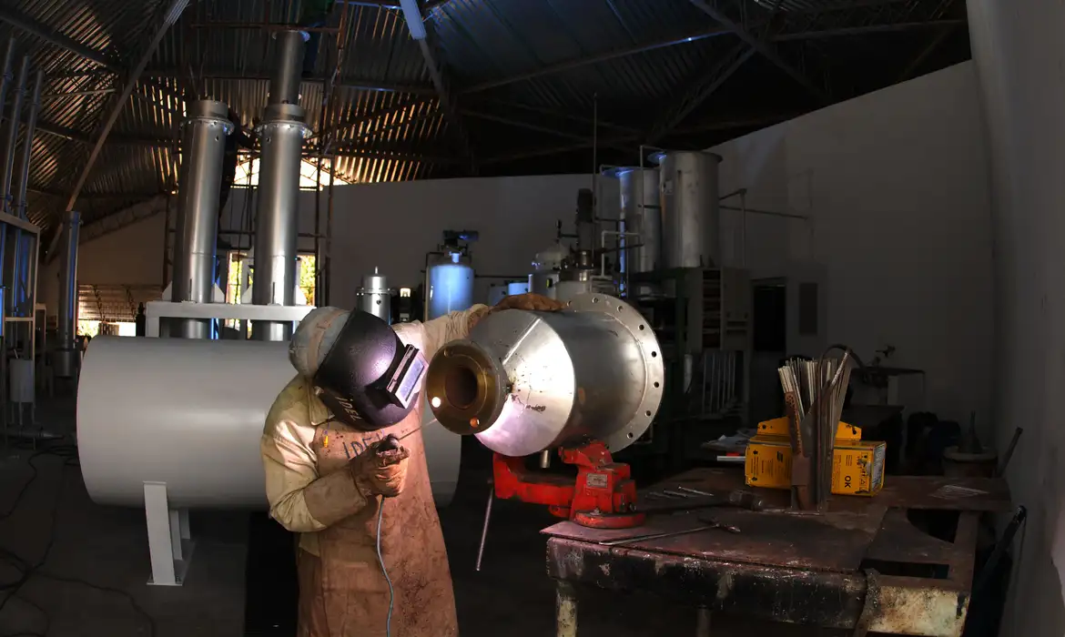 OAB Barro Preto - Faturamento da indústria sobe 2,3% em janeiro, mas está abaixo de 2025