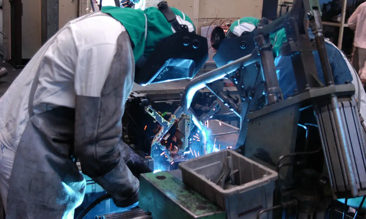 OAB Barro Preto - Governo zera tarifa de importação de 191 bens de capital e informática