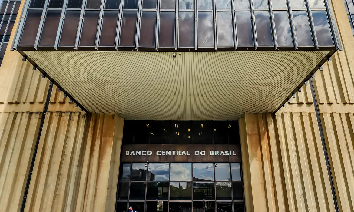 OAB Barro Preto - Copom se reúne nesta quarta com petróleo sob pressão da guerra