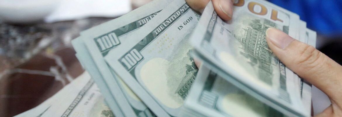 Dólar sobe a R$ 5,30, e Ibovespa cai 2,25% com tensão global