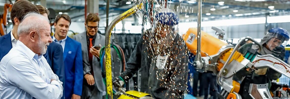 Lula diz que aumento do preço dos combustíveis é injustificável