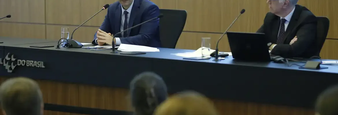 Galípolo: BC tem margem para avaliar impactos da guerra sobre o Brasil