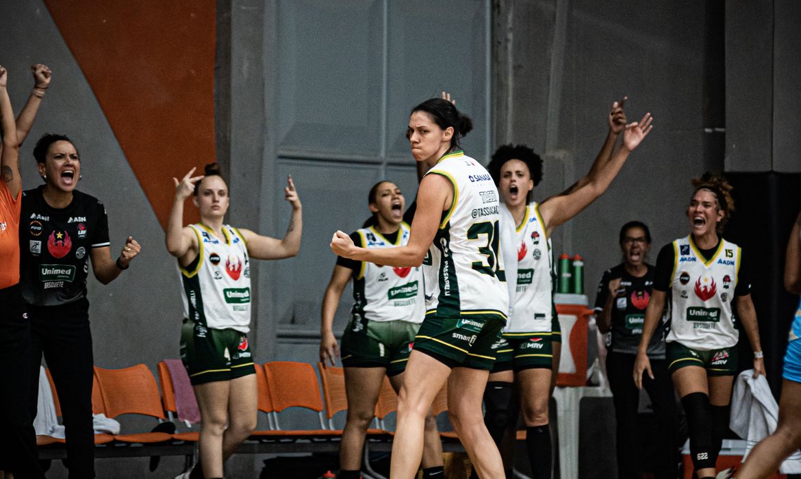 OAB Barro Preto - Unimed Campinas controla Sodiê Mesquita e estreia com vitória na LBF