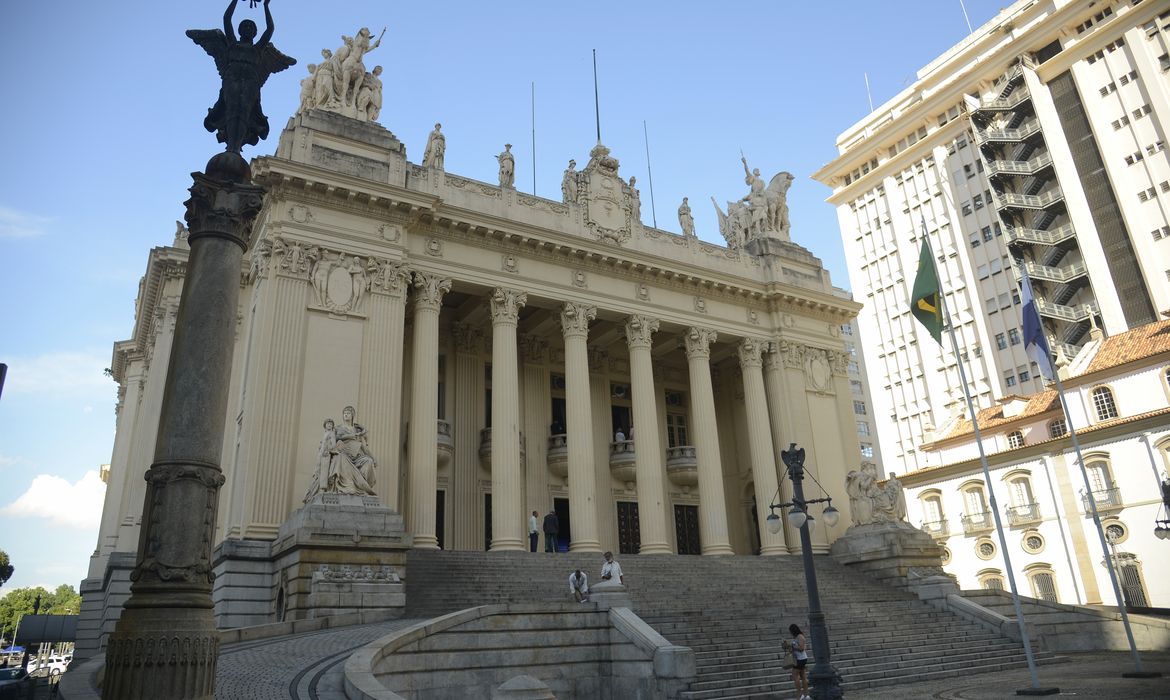 OAB Barro Preto - TJ do Rio anula eleição de Douglas Ruas como presidente da Alerj