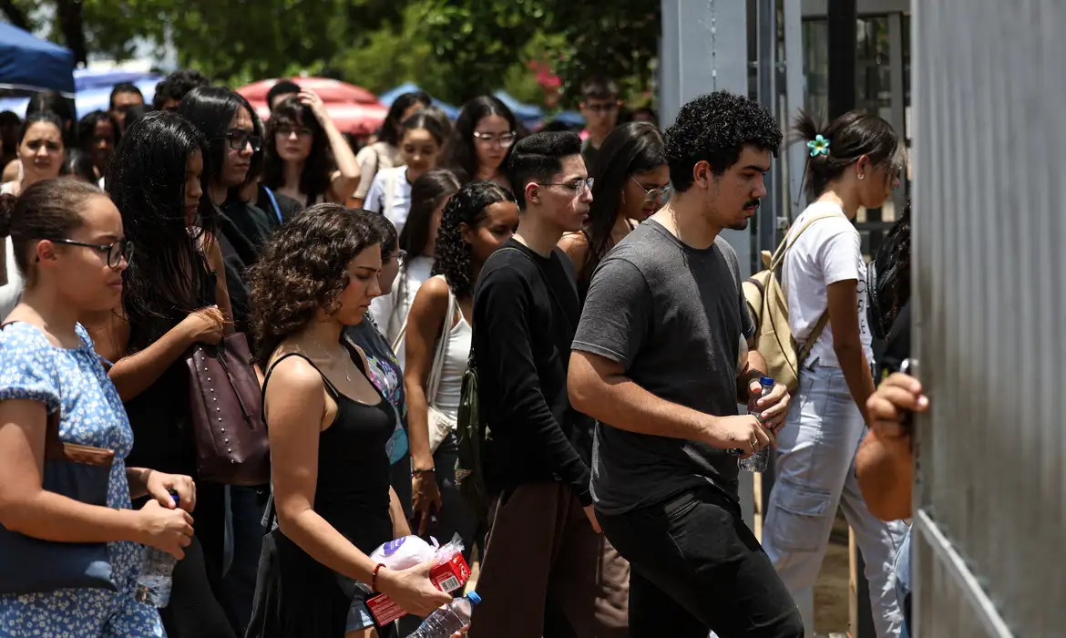 OAB Barro Preto - Enem passa a compor Saeb e vai medir a qualidade do ensino no Brasil