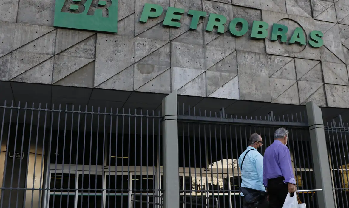OAB Barro Preto - Petrobras aprova adesão a programa para conter alta do diesel