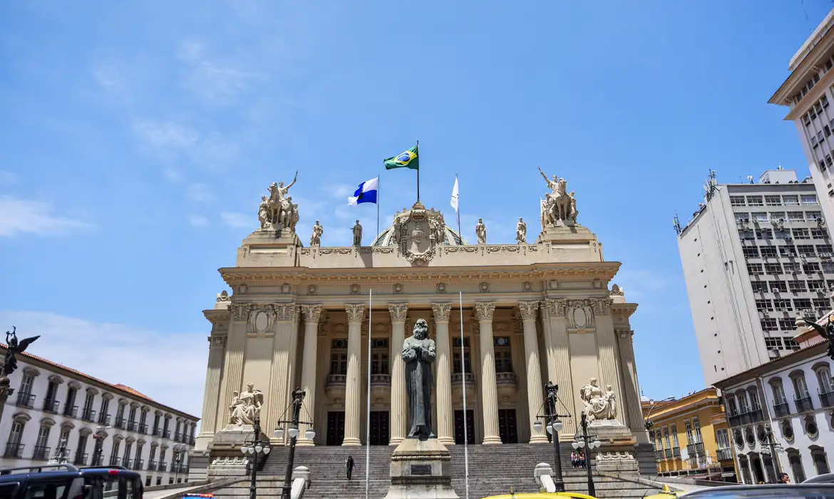 OAB Barro Preto - Ferros-velhos poderão ser fechados se venderem fios de cobre roubados