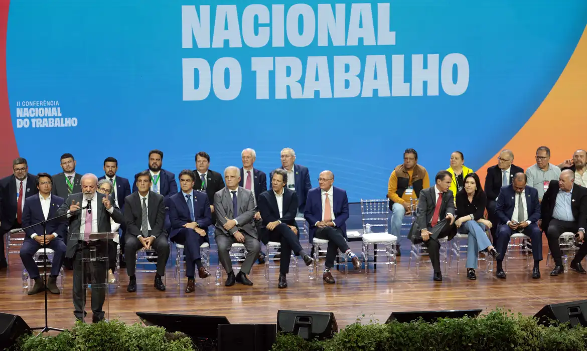 OAB Barro Preto - Fim do 6×1: Lula propõe negociação entre patrões, empregados e governo