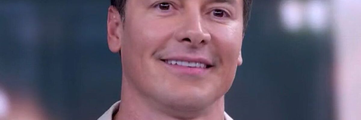 Bastidores da TV- Rodrigo Faro assina contrato com a Globo