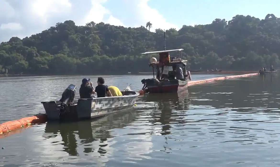 OAB Barro Preto - Barreira de cabelo humano ajudará a conter óleo na Baía de Guanabara