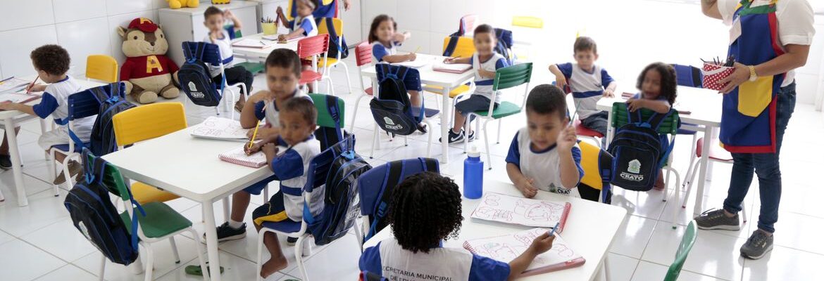 Uma em cada 10 crianças de 4 e 5 anos não vai à escola em 876 cidades