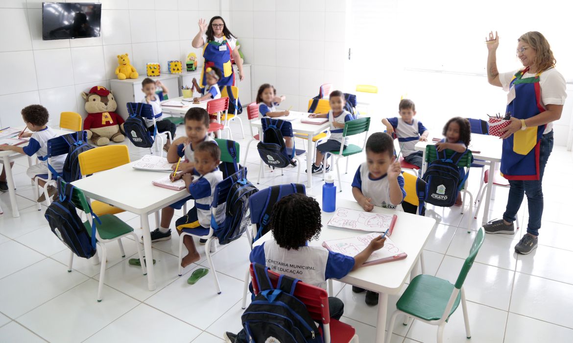 OAB Barro Preto - Uma em cada 10 crianças de 4 e 5 anos não vai à escola em 876 cidades