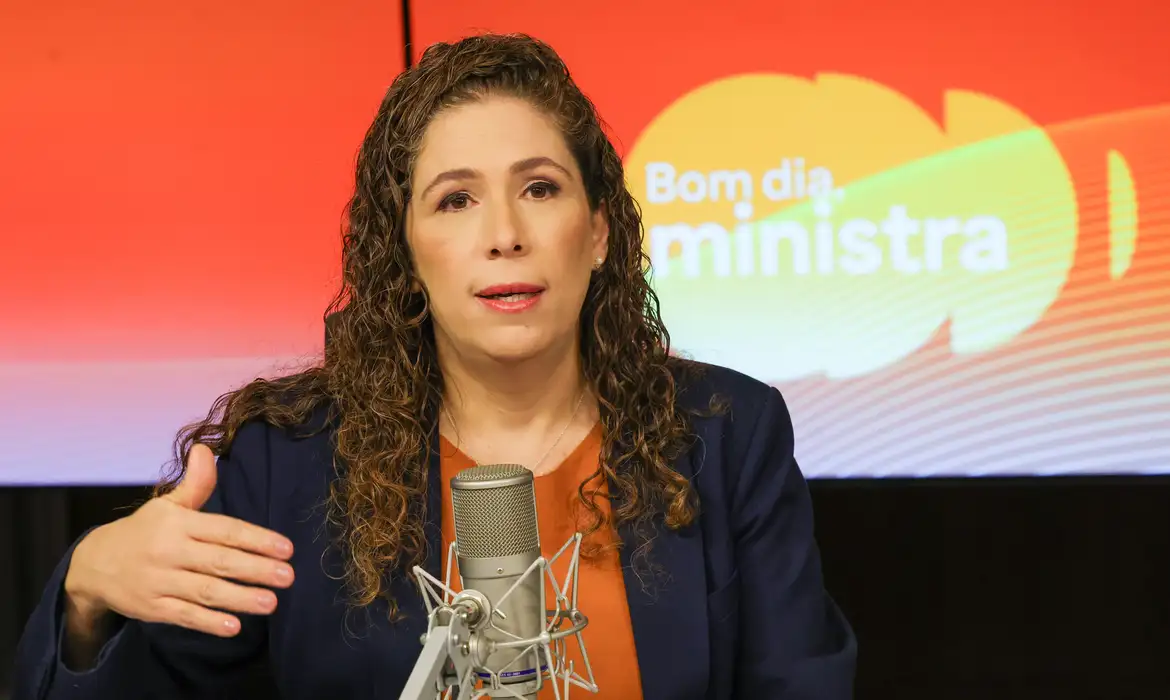 OAB Barro Preto - Novos cargos são para recompor capacidade do Estado, diz ministra