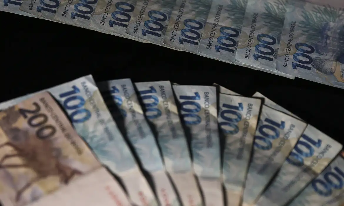 OAB Barro Preto - Dívida Pública Federal cai 2,34% em março e volta aos R$ 8,6 trilhões