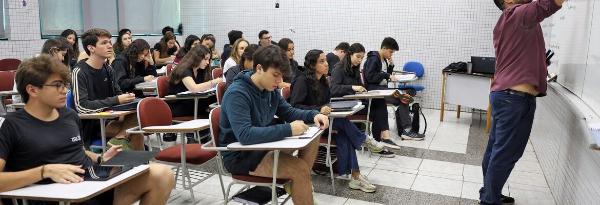 Desenrola Fies: estudante pode renegociar dívida a partir desta quarta