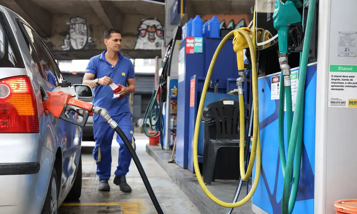 OAB Barro Preto - Governo propõe subvenção da gasolina em R$ 0,44 por litro