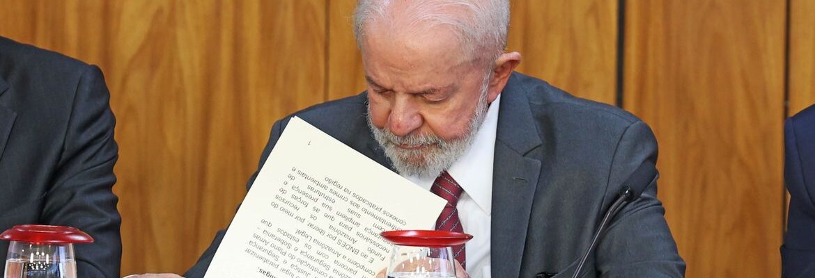 Lula veta lei que reconhece estágio como experiência profissional