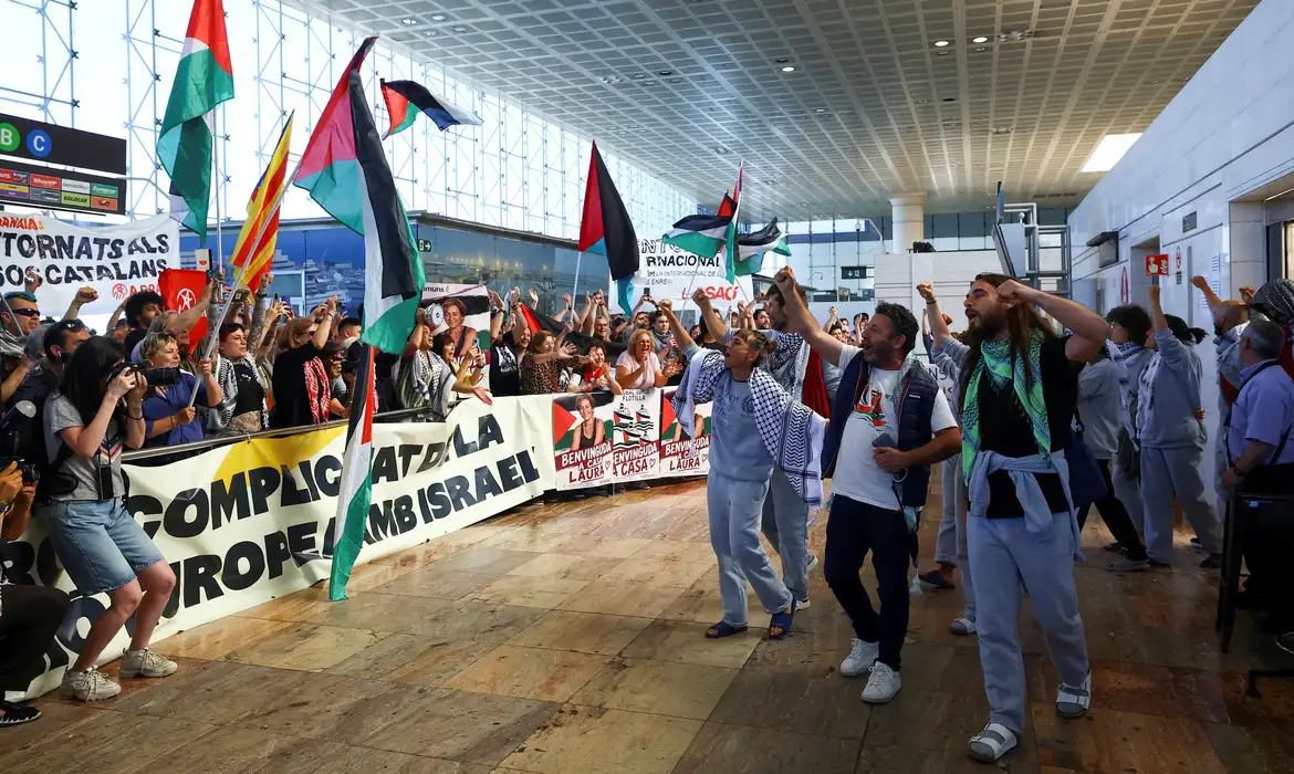OAB Barro Preto - Manifestantes condenam tratamento policial a ativistas da flotilha
