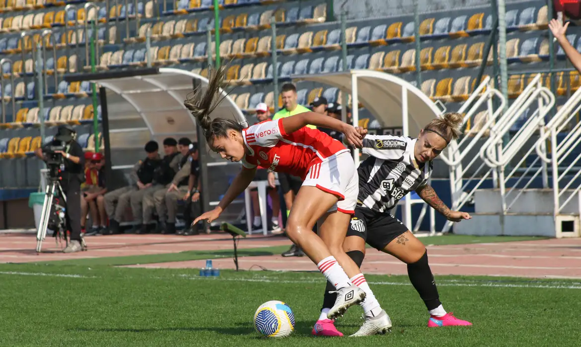 OAB Barro Preto - Melhor visitante, Inter enfrenta Santos pelo Brasileirão Feminino
