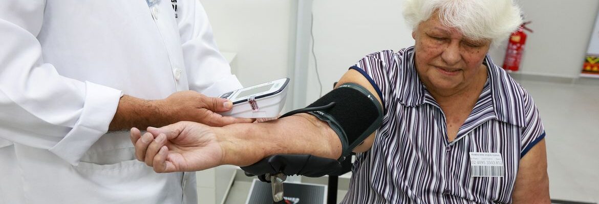 Pessoas 50+ vão representar metade do consumo com saúde em 2044