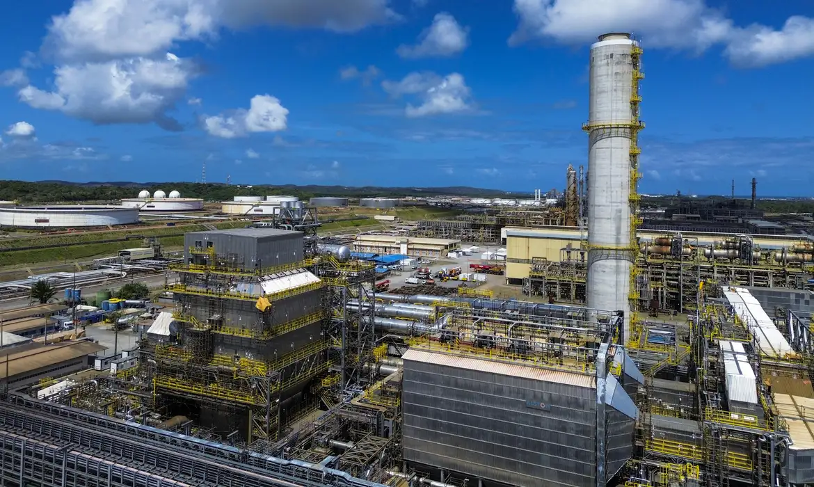 OAB Barro Preto - Refinarias da Petrobras operam com mais de 100% de capacidade; entenda