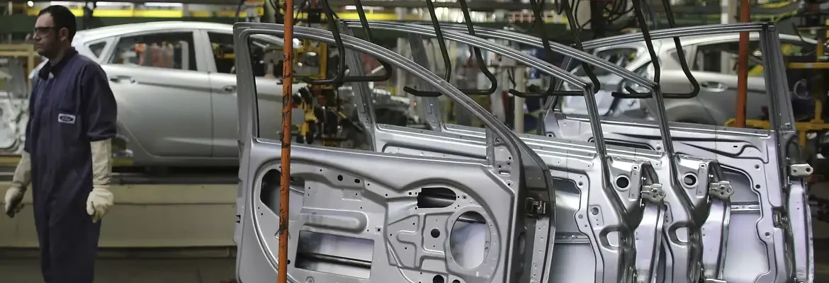 Indústria nacional varia 0,1% em março e acumula alta de 3,1% em 2026