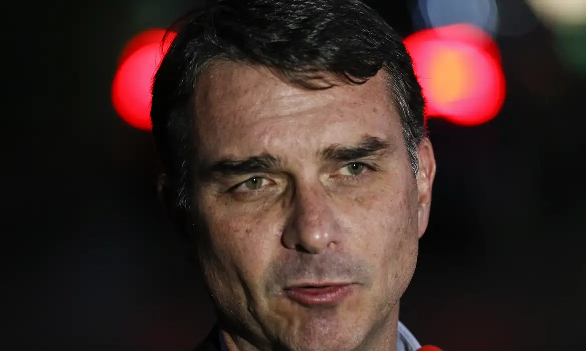 OAB Barro Preto - Flávio Bolsonaro admite cobrança a Vorcaro, mas nega crime