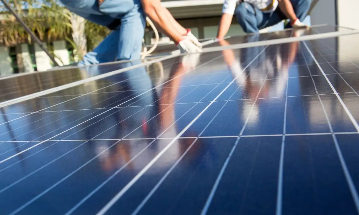 OAB Barro Preto - Energia solar supera R$ 300 bilhões em investimentos