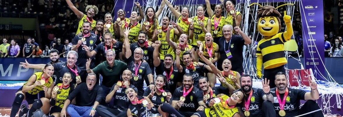 Praia Clube bate Minas e fatura título da Superliga Feminina de vôlei