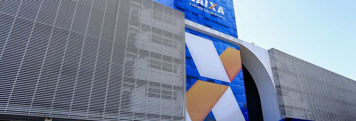 Caixa e BB liberam abono salarial para nascidos em maio e junho