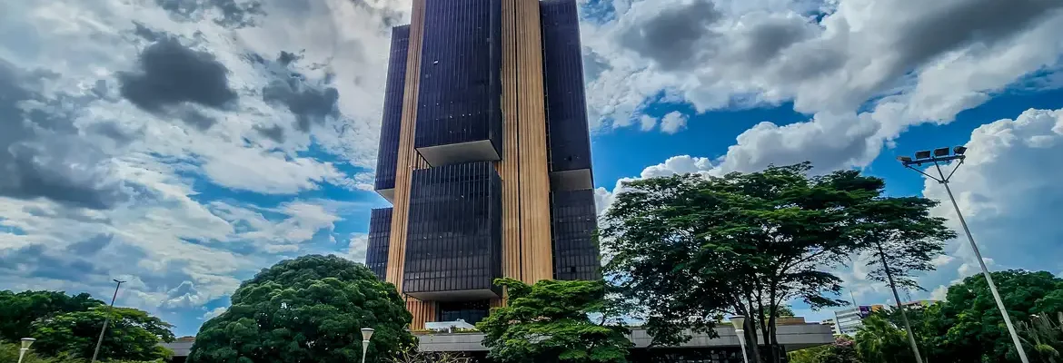 PEC no Senado facilita cooptação do Banco Central, dizem economistas