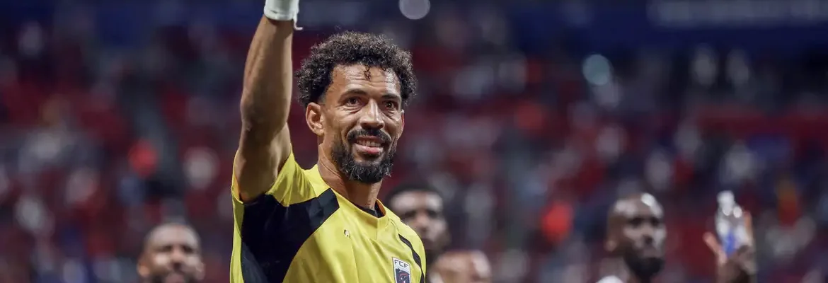 Goleiro Vozinha brilha contra a Espanha e vira destaque na Copa