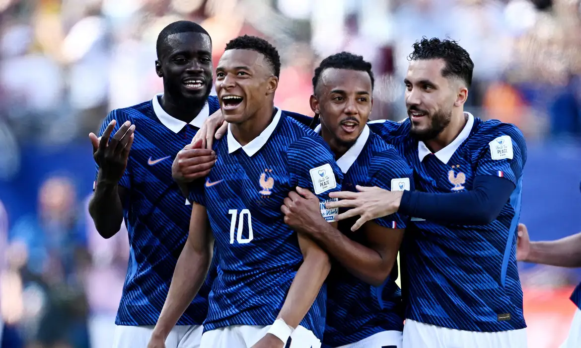 OAB Barro Preto - França vence Senegal por 3 a 1 na estreia do Grupo I da Copa do Mundo