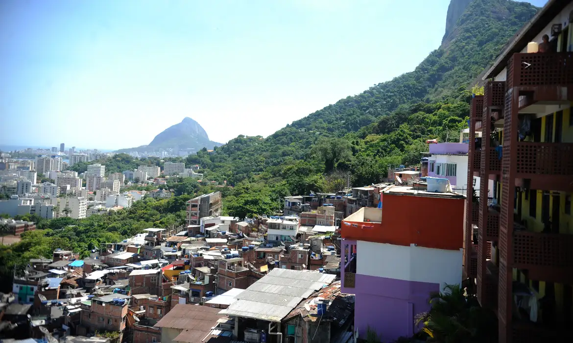 OAB Barro Preto - Operação na zona sul do Rio tem 6 presos e homem baleado em ônibus