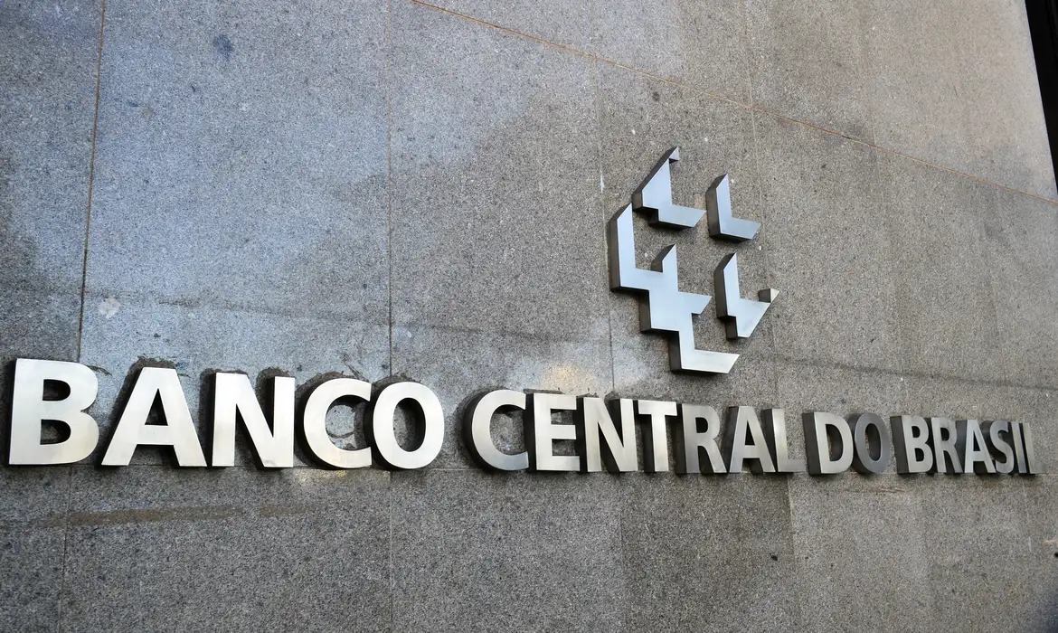 OAB Barro Preto - Mercado financeiro eleva previsão da Selic para 13,75% ao ano