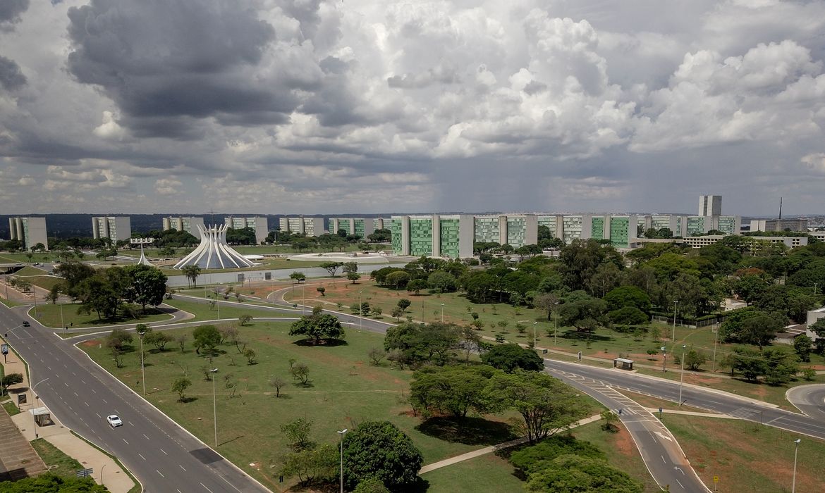OAB Barro Preto - Negros e mulheres avançam, mas topo do serviço público segue desigual