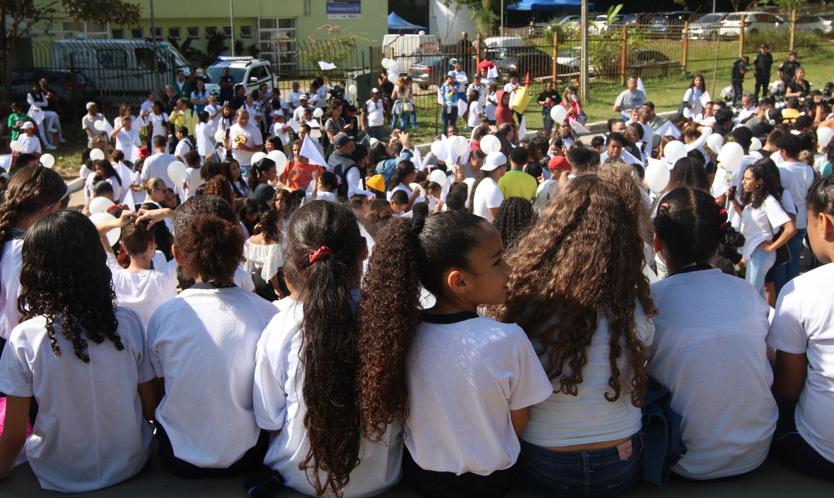 OAB Barro Preto - Congresso inclui política e direitos da cidadania no currículo escolar